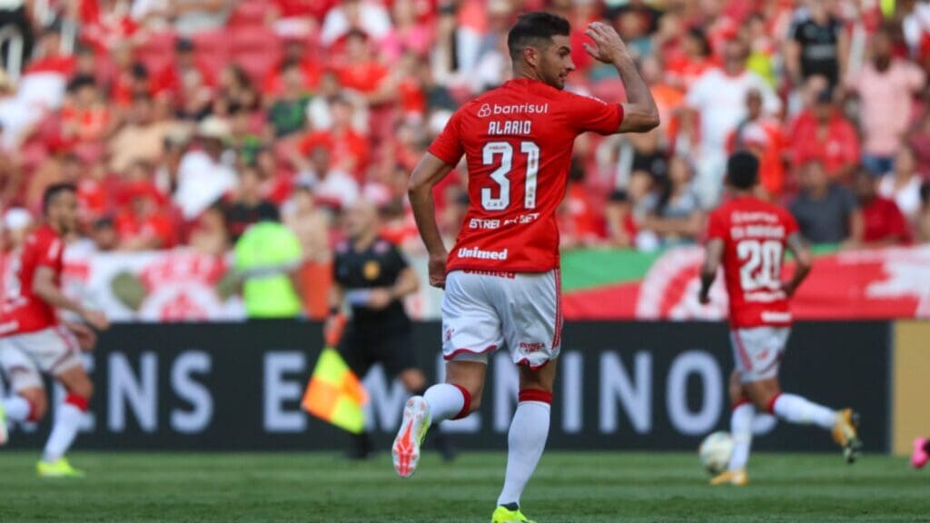 Fora De Jogo Alario Tem Problema No Treino E Preocupa Torcida Colorada