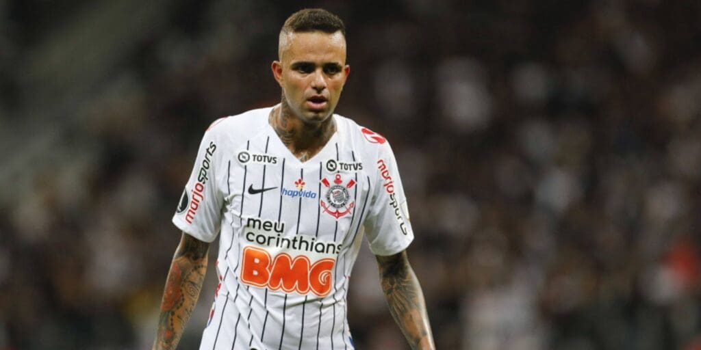 Luan em campo pelo Corinthians