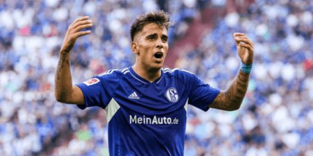 Rodrigo Zalazar em campo pelo Schalke 04