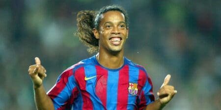 Ronaldinho Gaúcho em campo pelo Barcelona