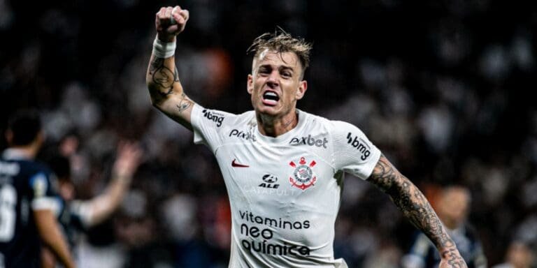 Róger Guedes vibra em campo pelo Corinthians