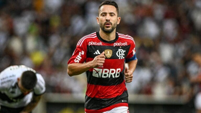 Éverton Ribeiro em campo pelo Flamengo
