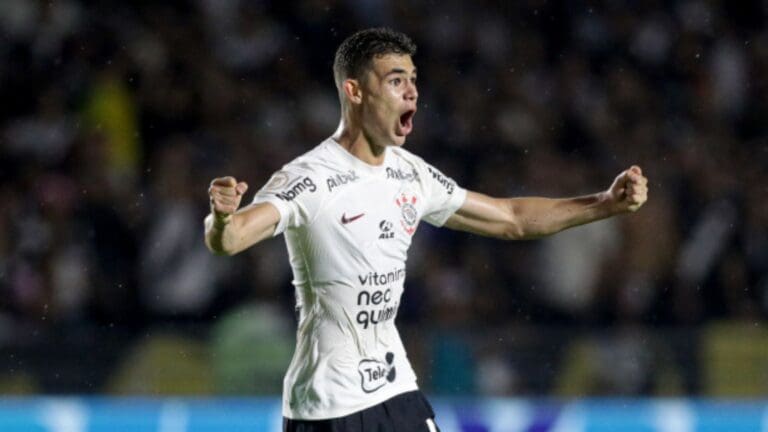 Gabriel Moscardo em campo pelo Corinthians