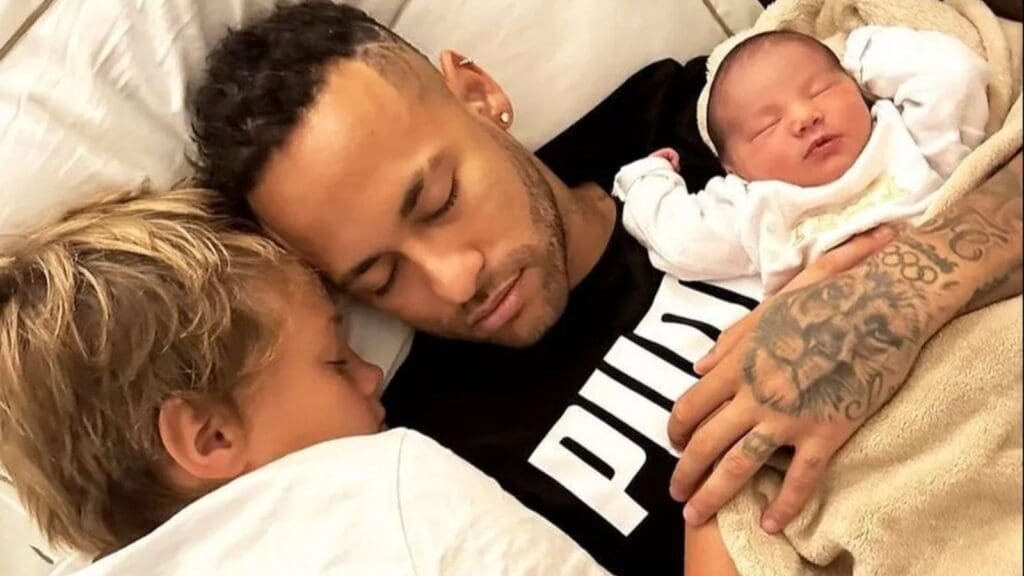 Neymar Jr e seus filhos