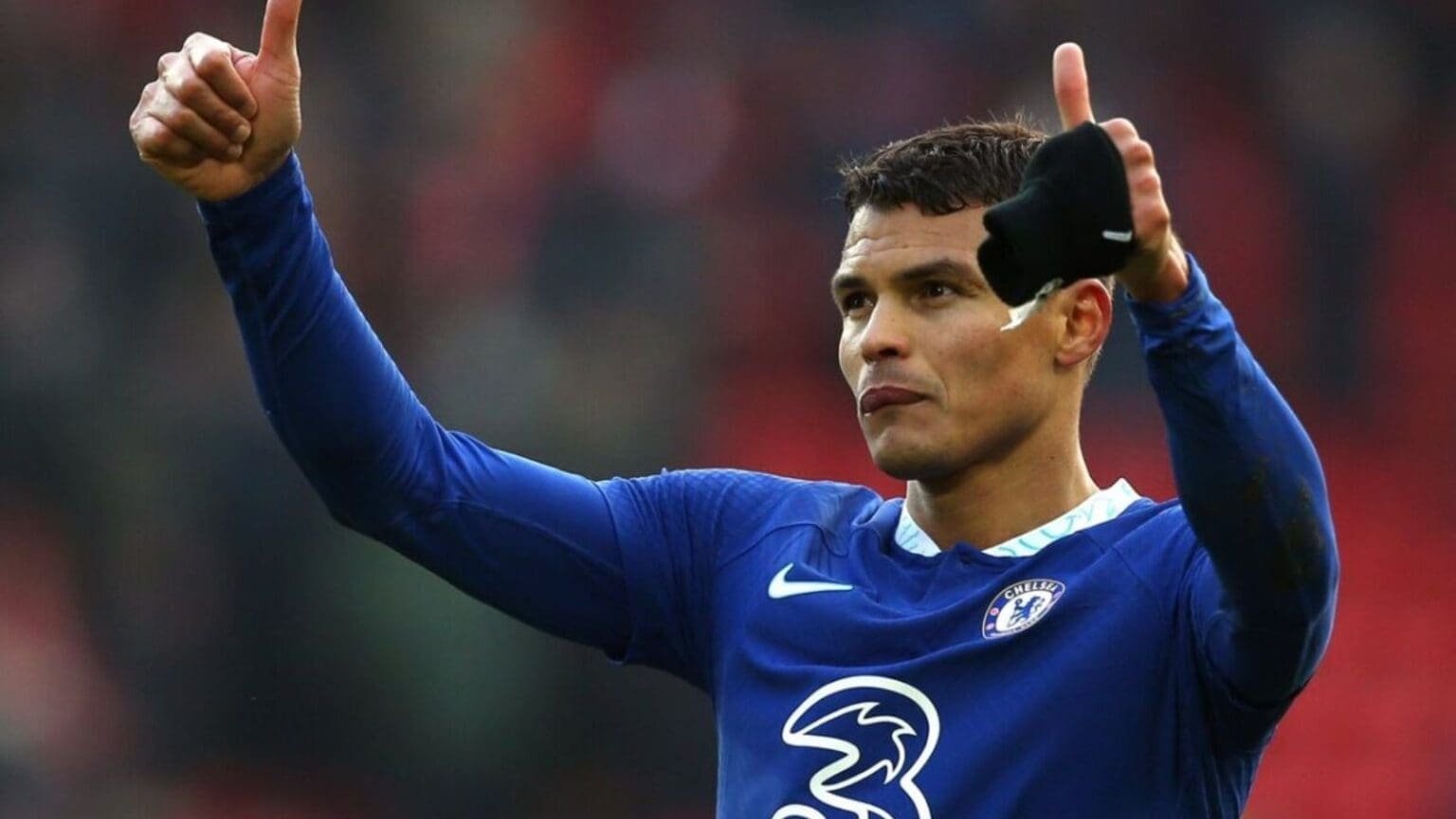 Thiago Silva em campo pelo Chelsea