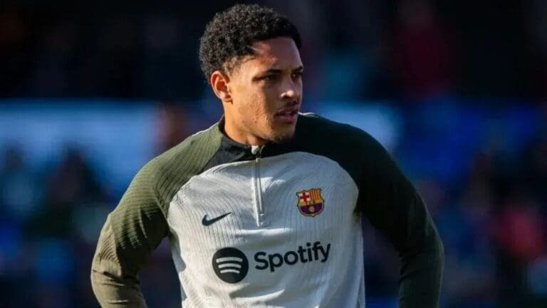Gigante italiano vira ‘esperança’ para Vitor Roque na Europa Vitor Roque em campo pelo Barcelona