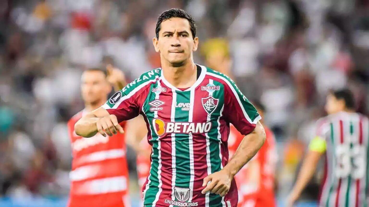 Mano Menezes chega e jogador veterano já quer sair do Fluminense Paulo Henrique Ganso em campo pelo Fluminense