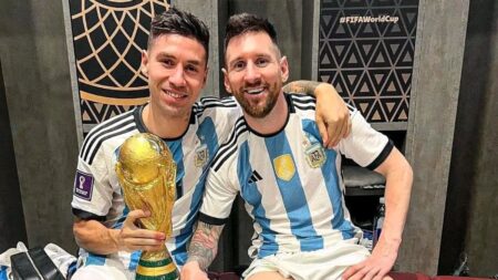 Gonzalo Montiel e Lionel Messi pela Argentina