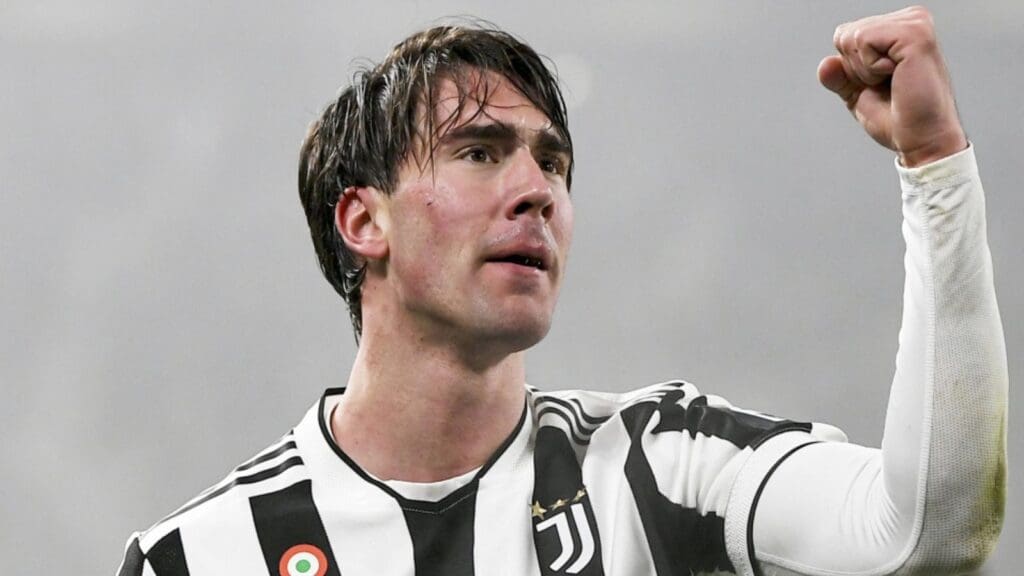 Dusan Vlahovic pela Juventus