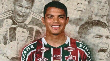 Thiago Silva com a camisa do Fluminense