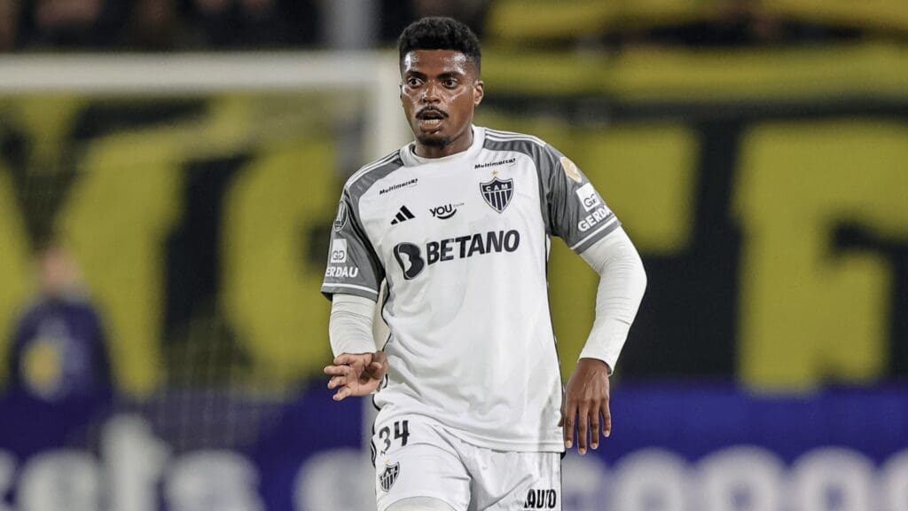 Jemerson em campo pelo Atlético Mineiro