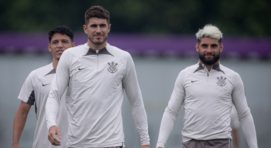 Pedro Raul em treinamento pelo Corinthians