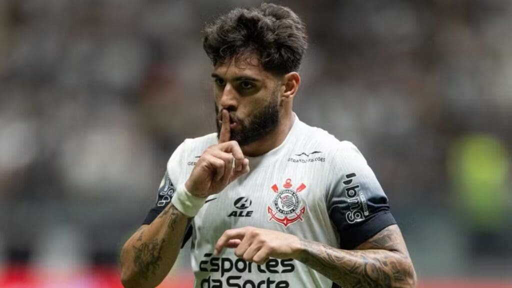 Yuri Alberto marca contra o Galo