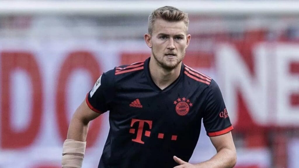 Matthijs de Ligt em campo pelo Bayern de Munique