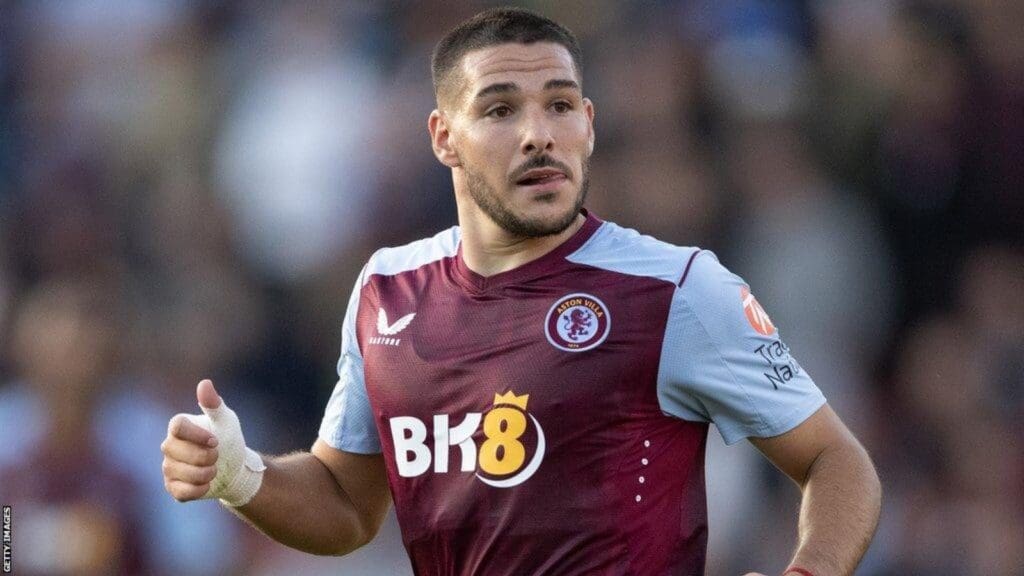 Emiliano Buendía em campo pelo Aston Villa