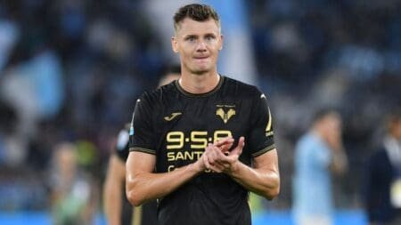 Zagueiro polonês Pawel Dawidowicz negocia acordo para vestir o manto do Flamengo em 2026